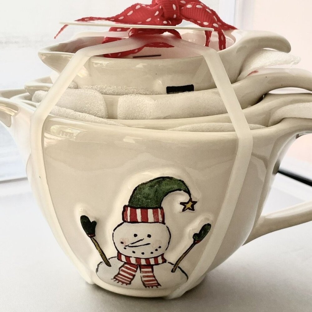 Rae Dunn Snowman Christmas Nesting Measuring Cups NWT! 4 pieces Darling